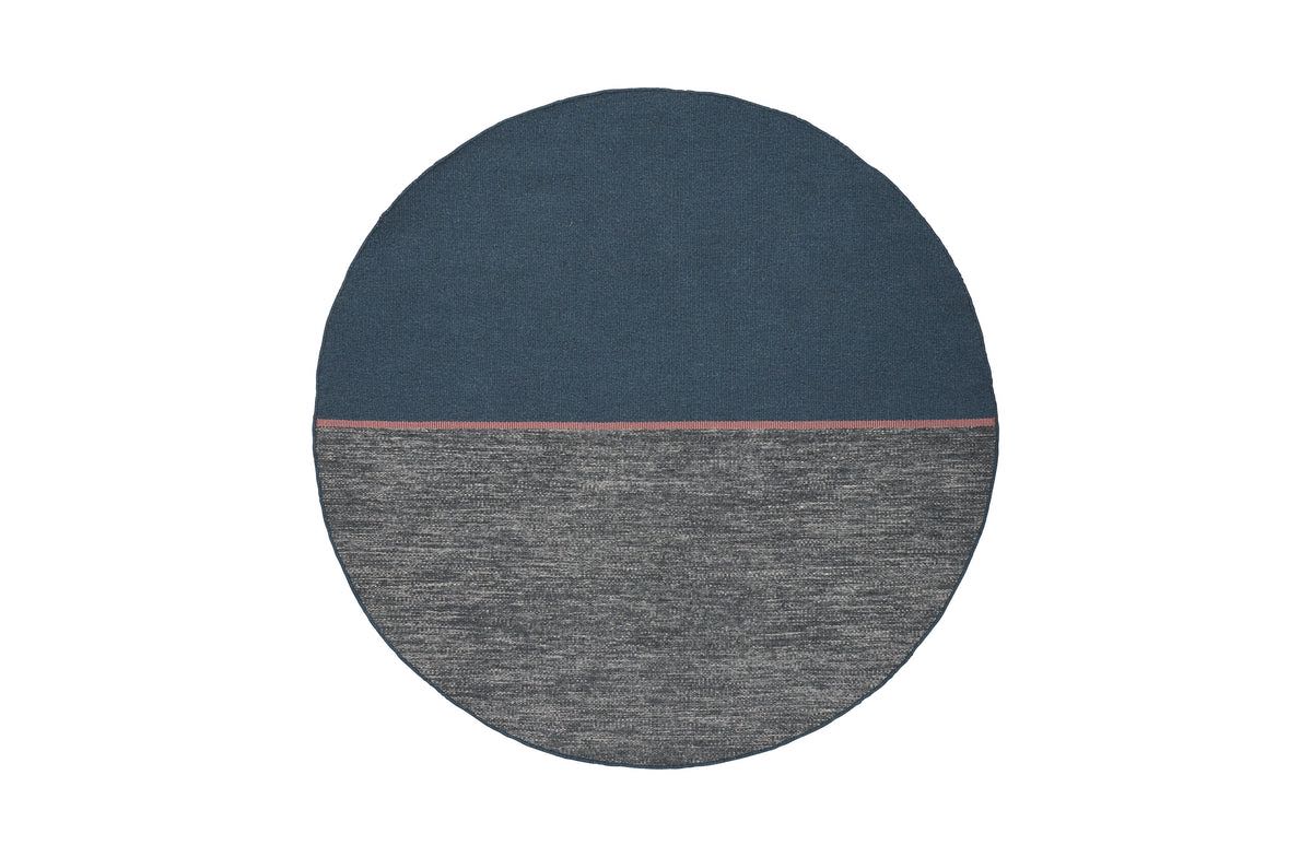 Magnetize Rug - Blue / 5'7